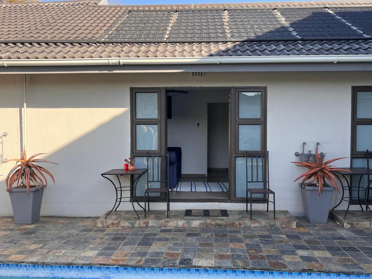 2 Op Terblanche Guesthouse Boksburg Eksteriør billede