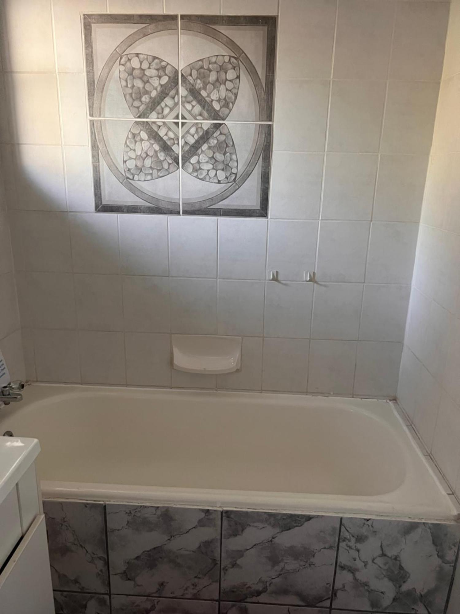 2 Op Terblanche Guesthouse Boksburg Eksteriør billede